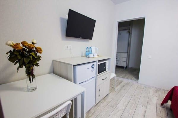 East Residence, вул. М. Драгоманова 2Б 7