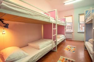 Хостел P2b hostel & bar. Место в общем 6-местном номере  1